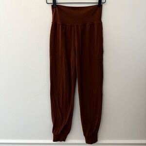 Athleta Salutation Jogger Pantalón de Jogging Salutation Brown XS TP